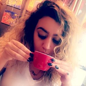 Meet your Posher, Alyssa